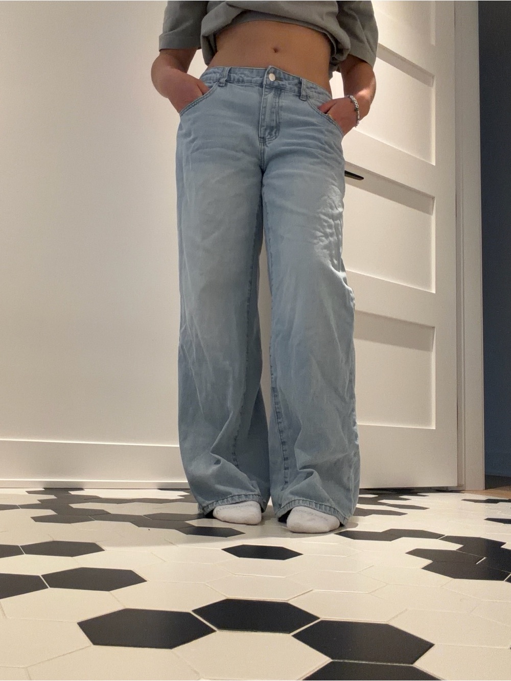 Light Wash Wide Leg Women’s Jeans